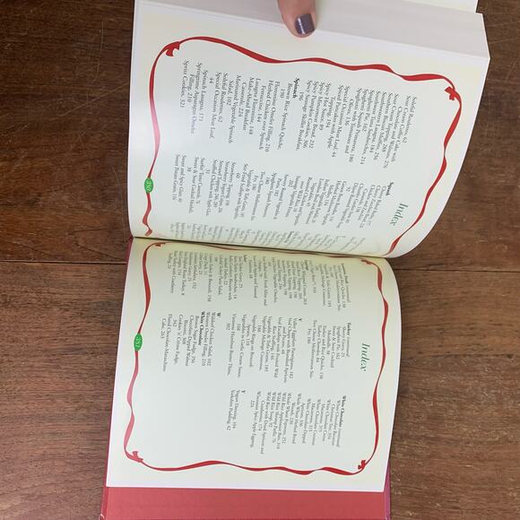 Favorite Brand‎ Name Country Christmas hard back cook book - Picture 8 of 14